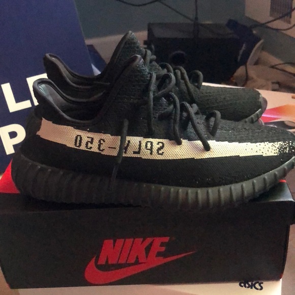yeezy oreo size 9.5